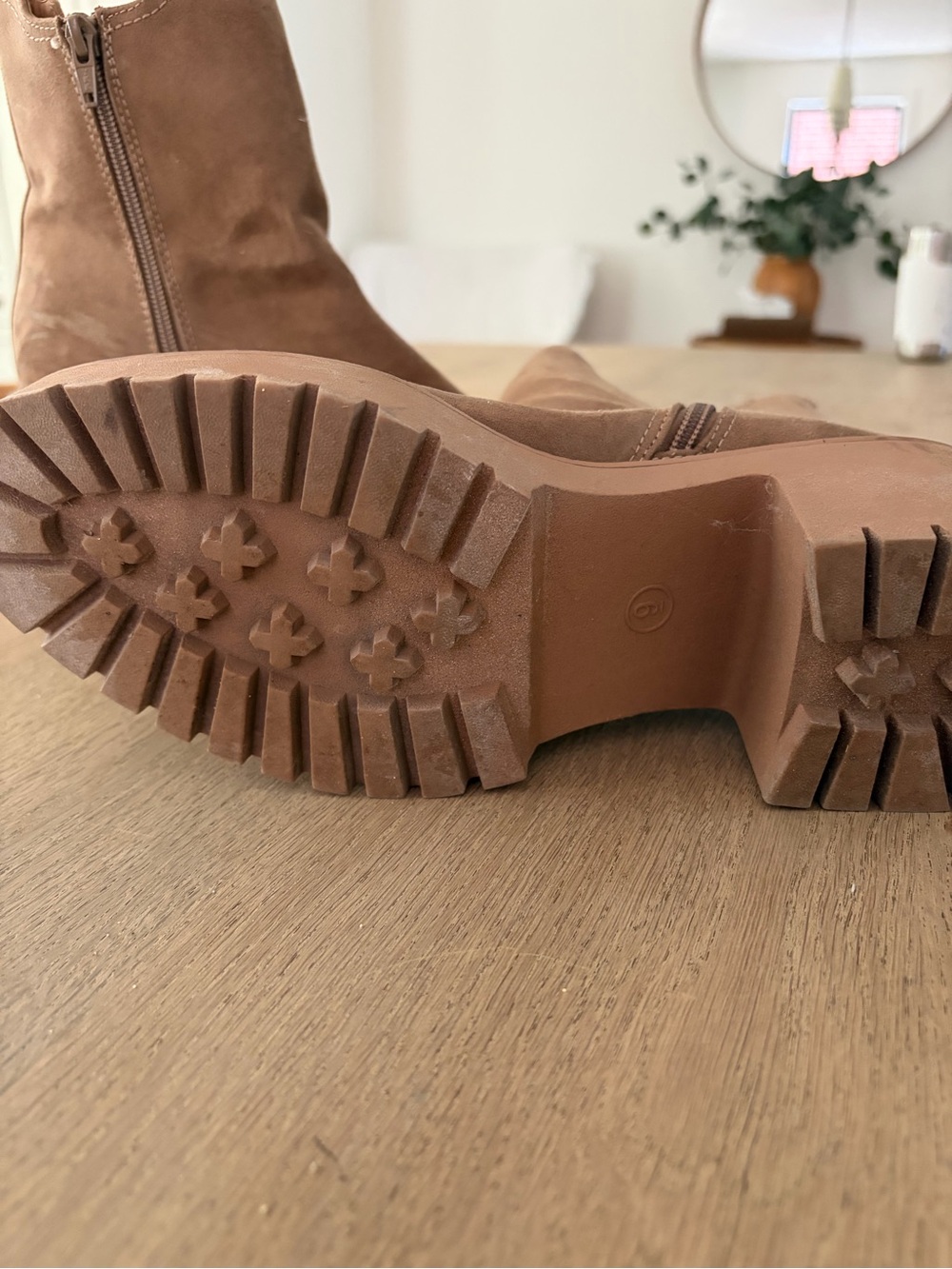 Universal Thread Sueded Chelsea Boot - Picture 3 of 3